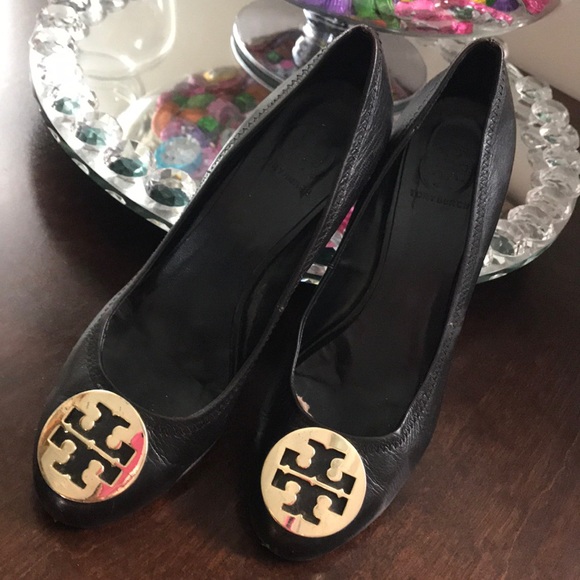 Tory Burch Shoes - TORY BURCH✨Wedge Shoe Fits like an 8.5